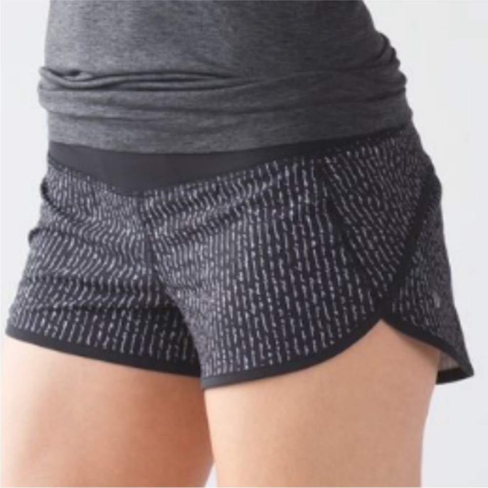 Lululemon Run: Speed Short 2.5”LR+4-Way Stretch, Size 6